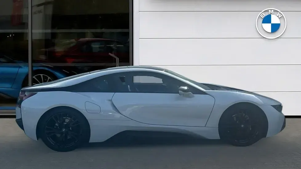 Used BMW i8 357 HP (262 kW) 2017 White Coupe