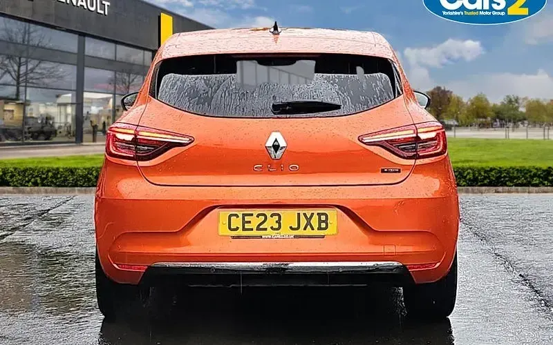 Used Renault Clio Techno 145 HP (106 kW) 2023 Orange  Hatchback