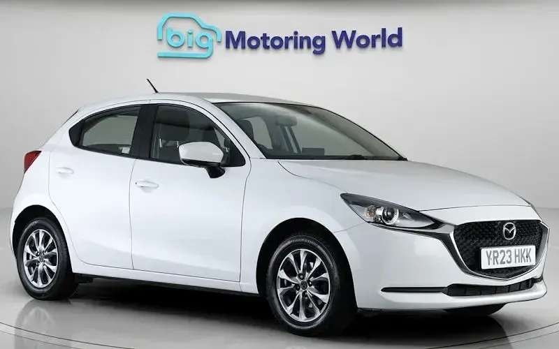 Usado Mazda 2 75 HP (55 kW) 2023 Branco Citadino