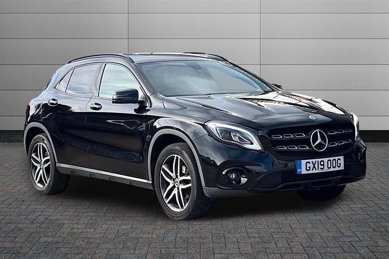 Cosmos black Used 2019 Mercedes GLA180 Urban SUV | £14,450 (Fair price) - Image 1/4