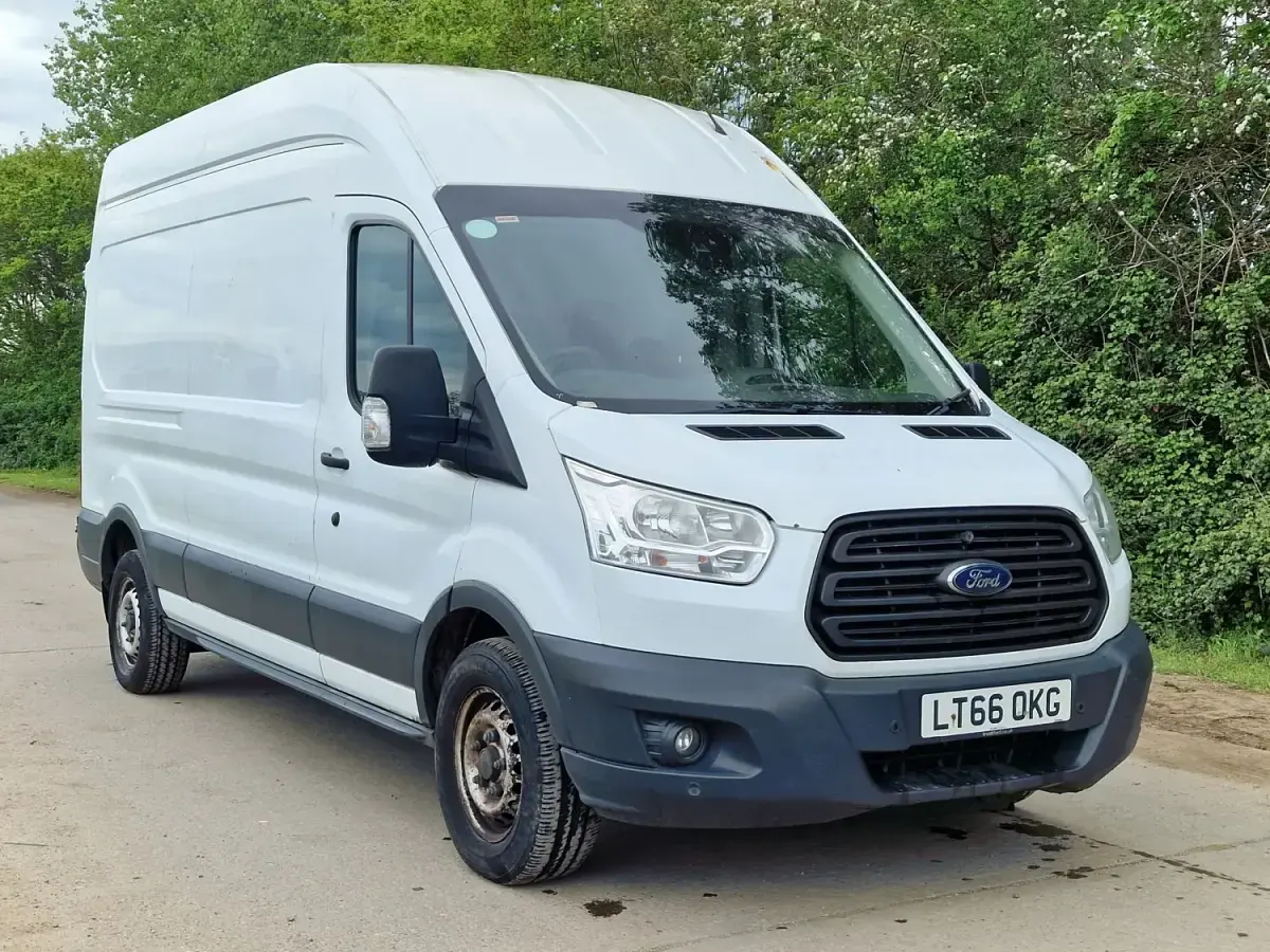 Usado Ford Transit 125 HP (91 kW) 2016 Branco Van