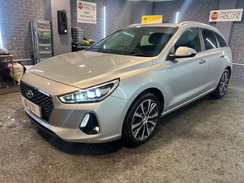 Used Hyundai i30 Premium 110 HP (80 kW) 2018 Silver Estate