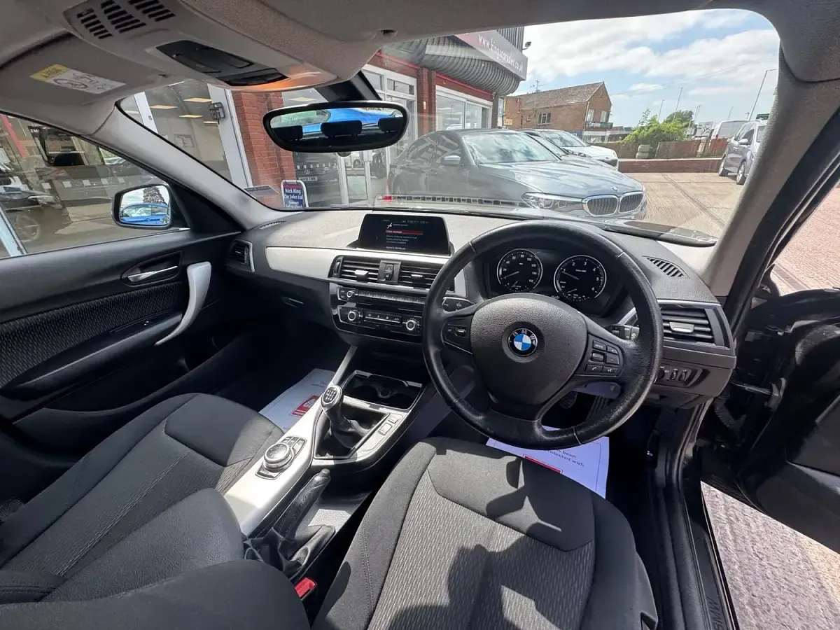 Used BMW 118 Efficient Dynamics 150 HP (110 kW) 2018 Black Hatchback