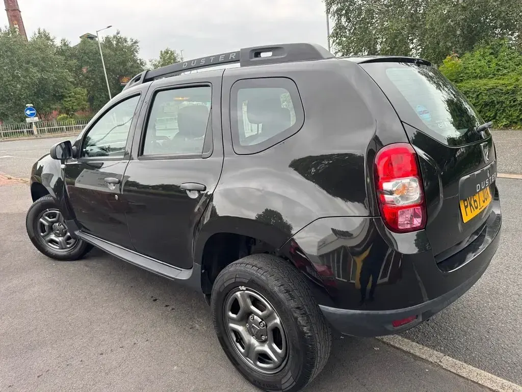 Used Dacia Duster Ambiance 115 HP (84 kW) 2017 Black SUV