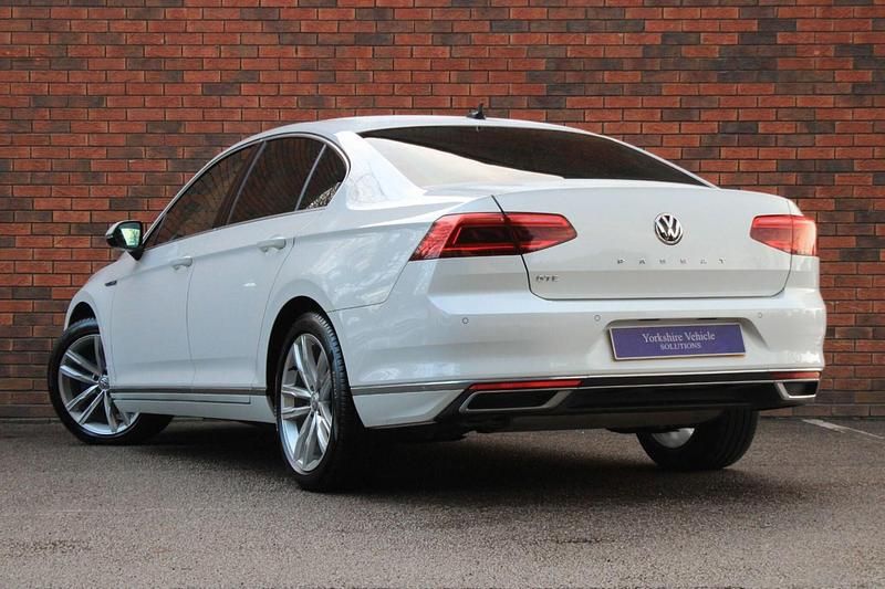 Used VW Passat Advance 218 HP (160 kW) 2021 White Sedan