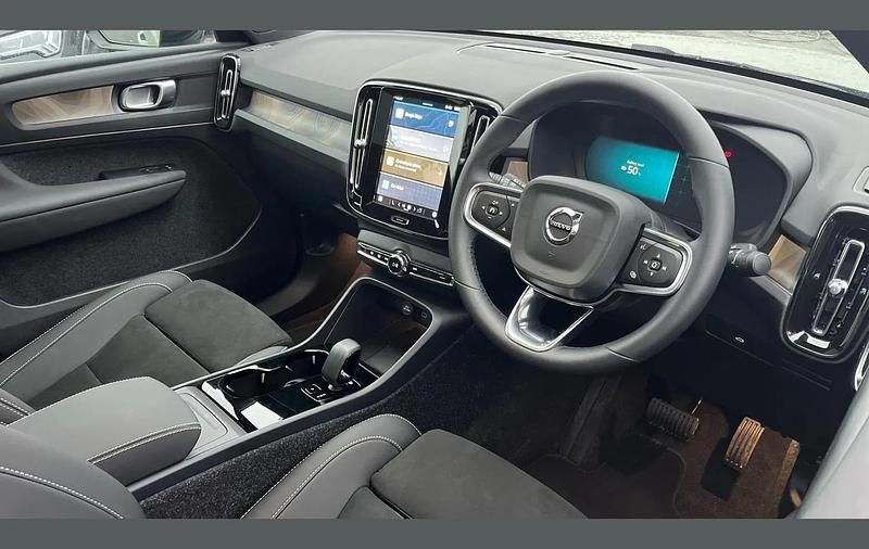 New Volvo EC40 Plus 175 kW (238 HP) 2025 Green SUV