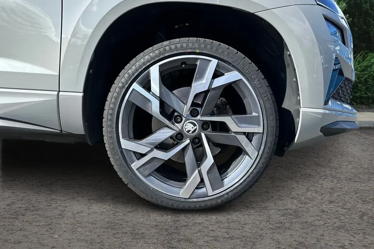 Used Skoda Karoq SportLine 150 HP (110 kW) 2024 Grey SUV