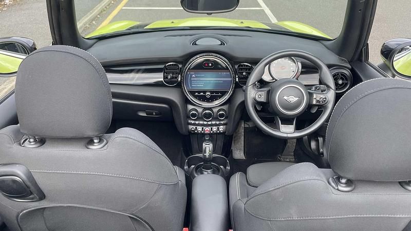 Used Mini Cooper S Classic 176 HP (129 kW) 2022 Yellow Hatchback