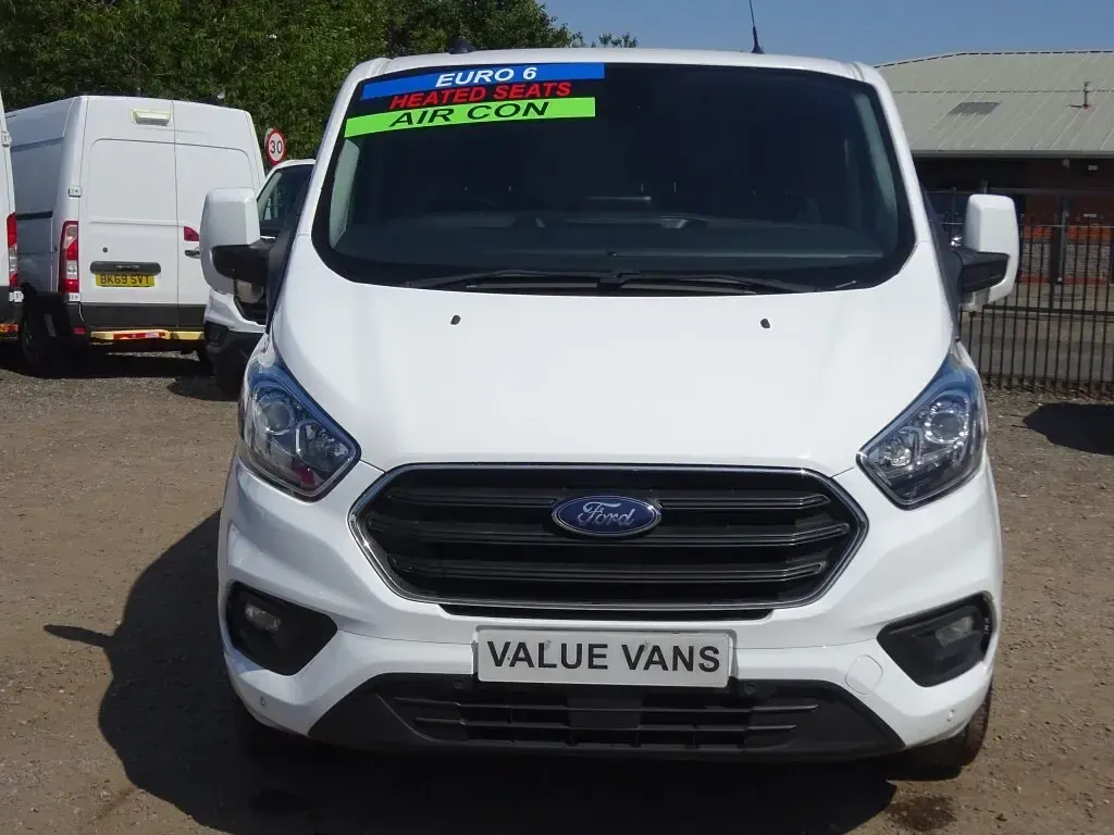 Used Ford Transit Custom Limited 130 HP (95 kW) 2021 White Van