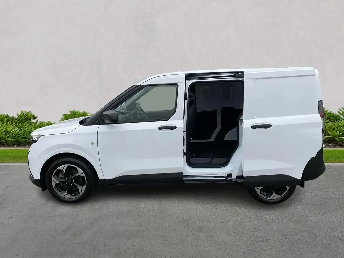 Used Ford E-Transit Trend 100 kW (136 HP) 2025 White Van