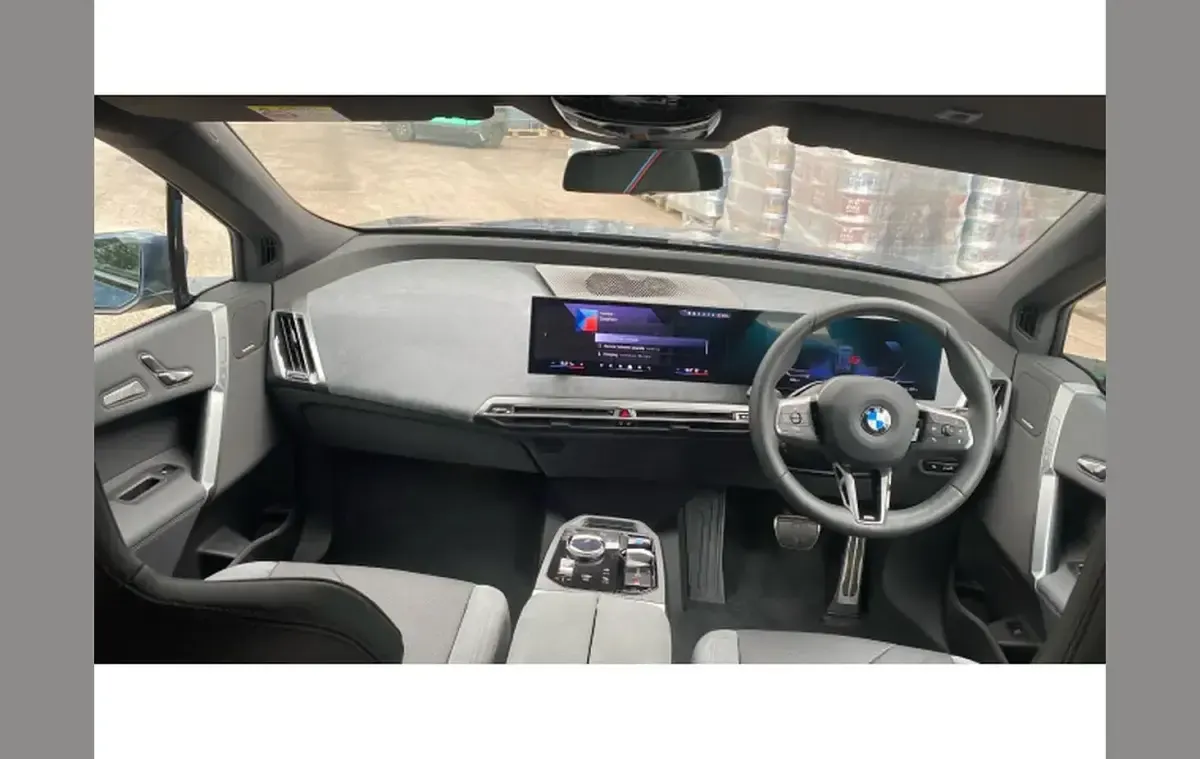 Usado BMW iX M Sport 300 kW (408 CV) 2025 Azul SUV