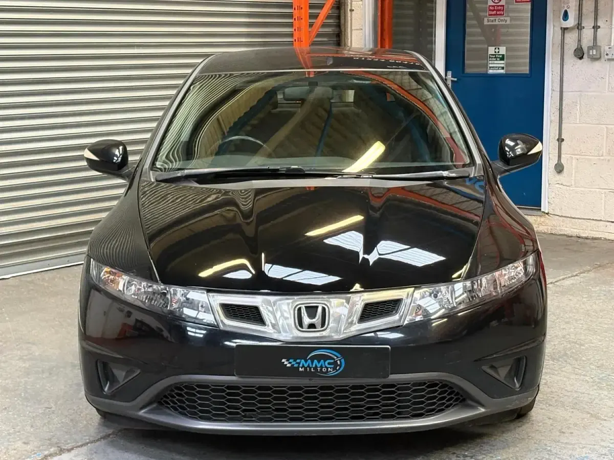 Używany Honda Civic SE 140 KM (102 kW) 2010 Czarny Hatchback