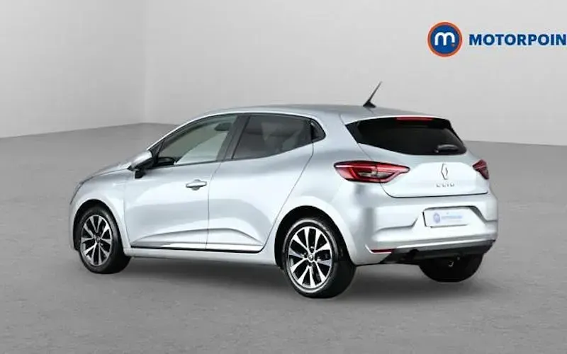 Used Renault Clio Iconic 101 HP (74 kW) 2020 Silver Hatchback