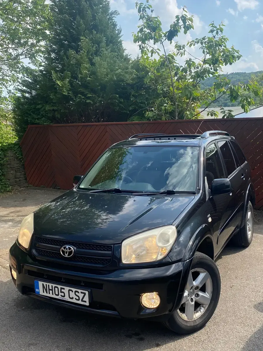 Used Toyota RAV4 147 HP (108 kW) 2005 Black SUV