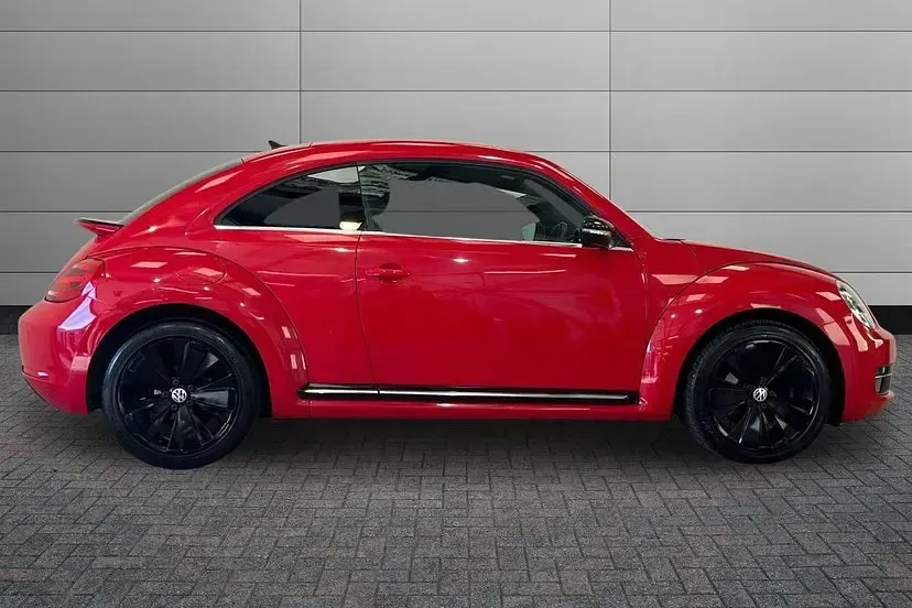 Used VW Beetle Sport 158 HP (116 kW) 2015 Red Hatchback