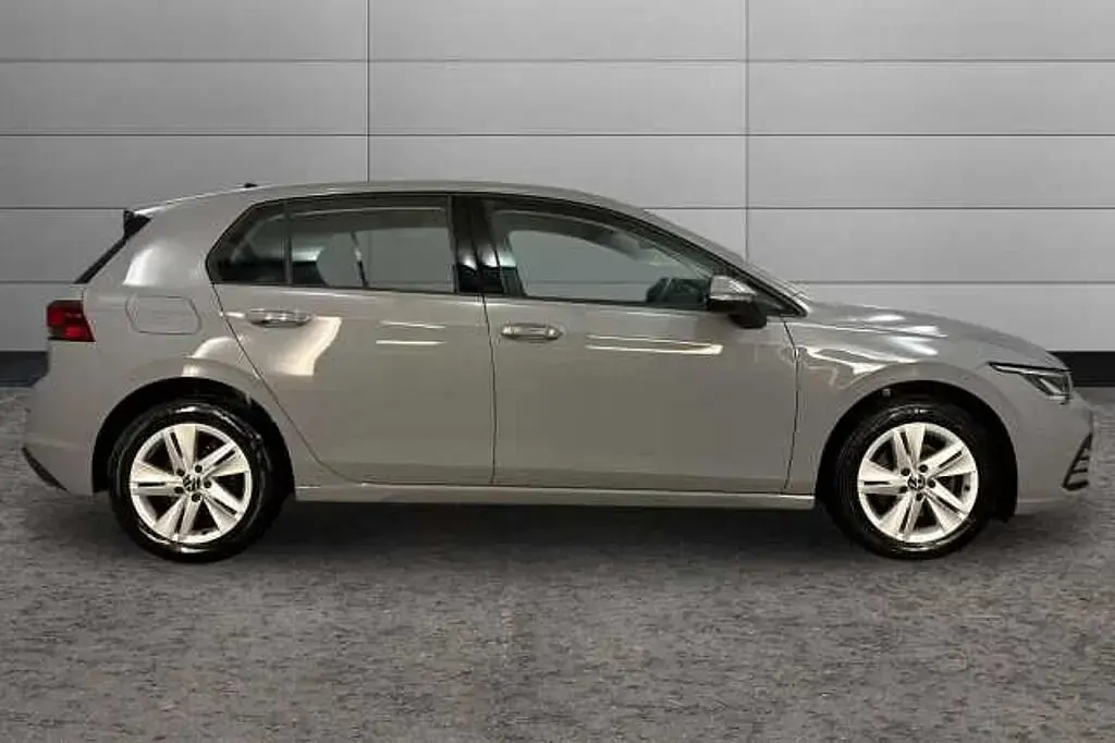 Używany VW Golf VIII 130 KM (95 kW) 2022