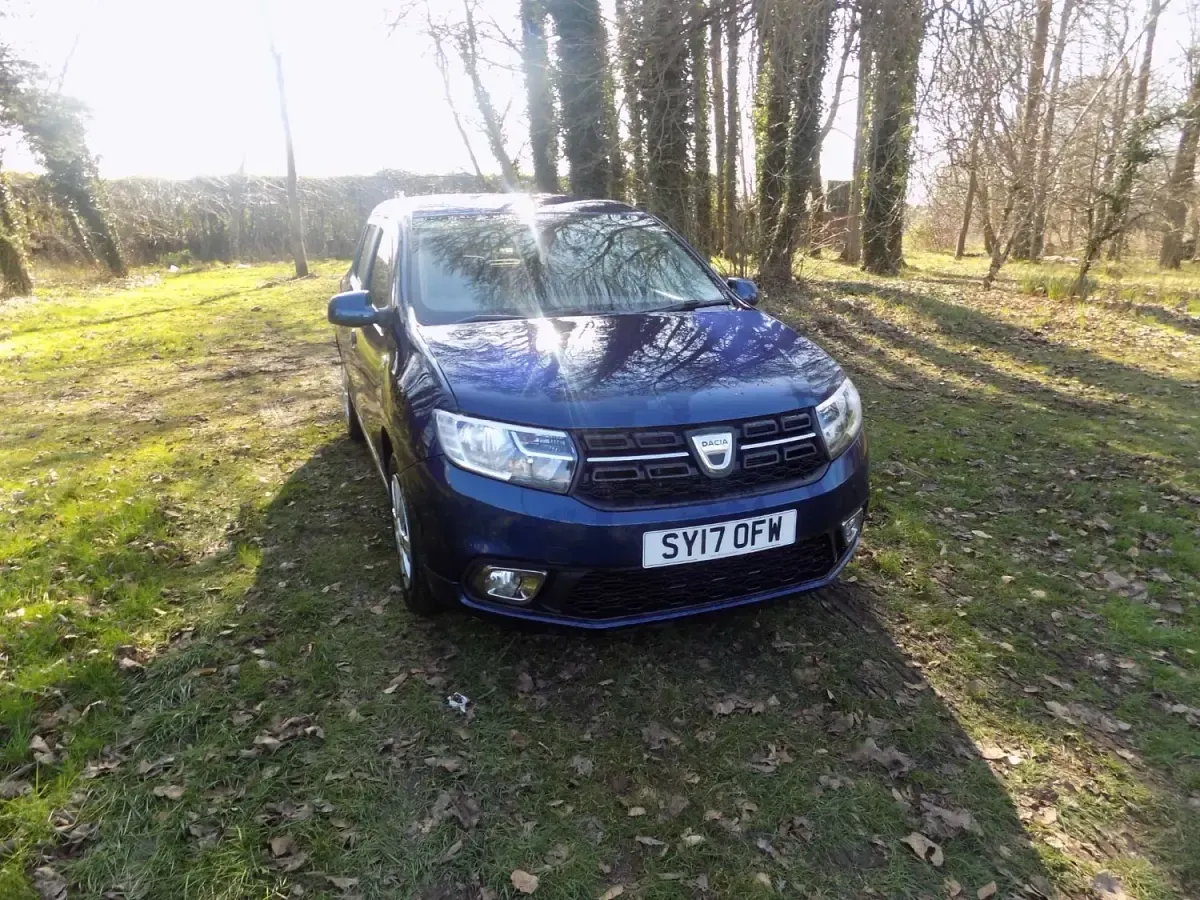 Usado Dacia Sandero Lauréate 90 CV (66 kW) 2017 Azul Utilitario