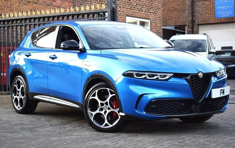 Blue Used 2023 Alfa Romeo Tonale Veloce SUV | £22,450 (Good price) - Image 1/3