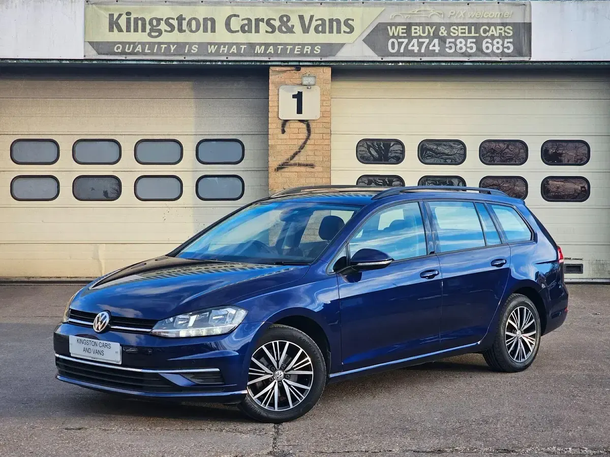 Used VW Golf VII SE 125 HP (91 kW) 2017 Blue Estate