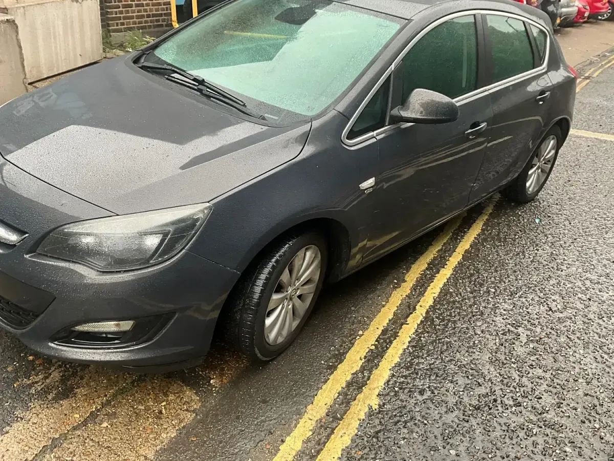 Used Vauxhall Astra Elite 115 HP (84 kW) 2015 Grey Hatchback