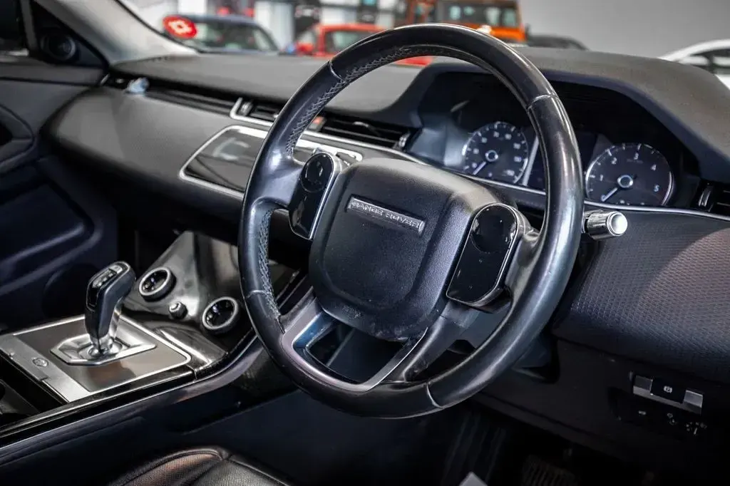 Used Land Rover Range Rover evoque S 180 HP (132 kW) 2019 White SUV