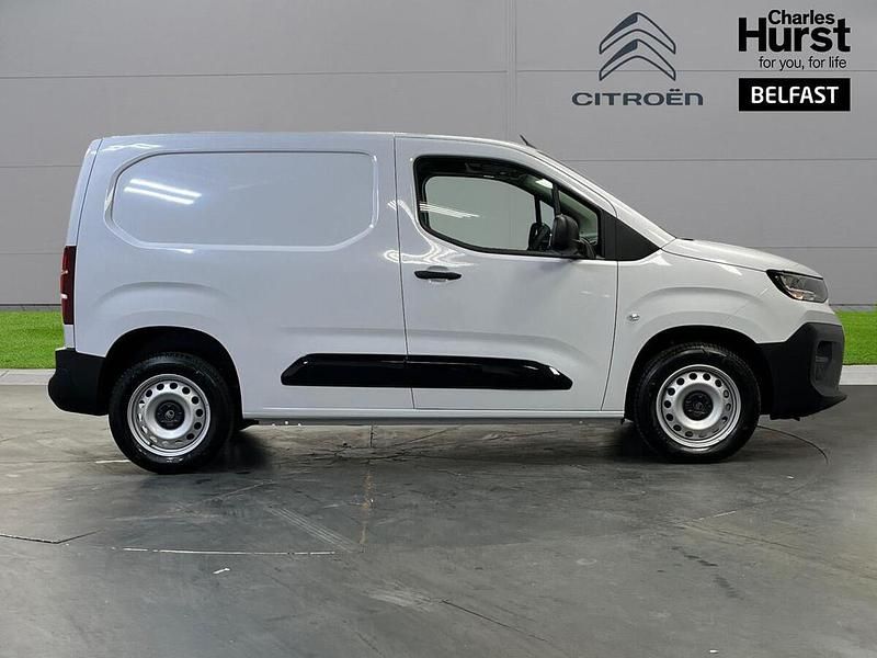 New Citroën Berlingo 101 HP (74 kW) 2026 White MPV
