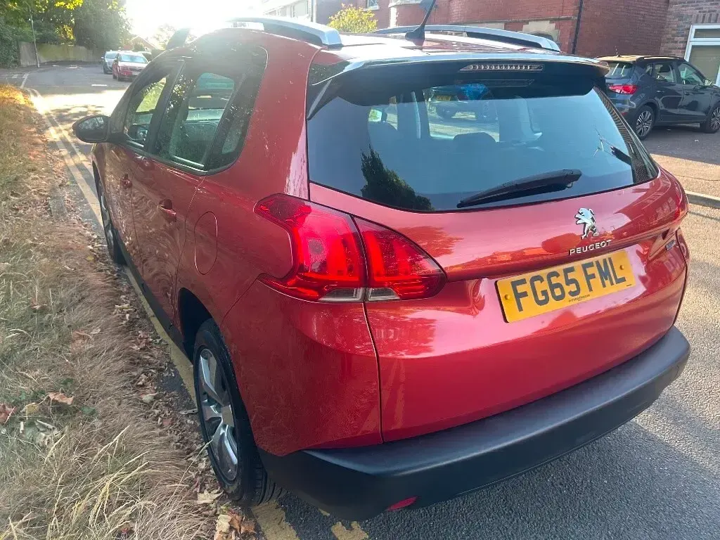 Used Peugeot 2008 Active 80 HP (58 kW) 2015 Red SUV