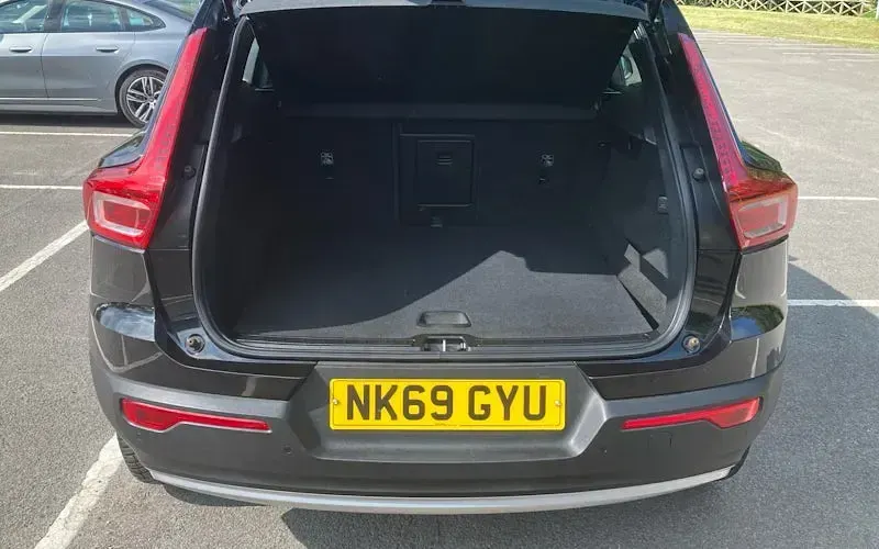 Used Volvo XC40 Momentum 163 HP (119 kW) 2021 SUV