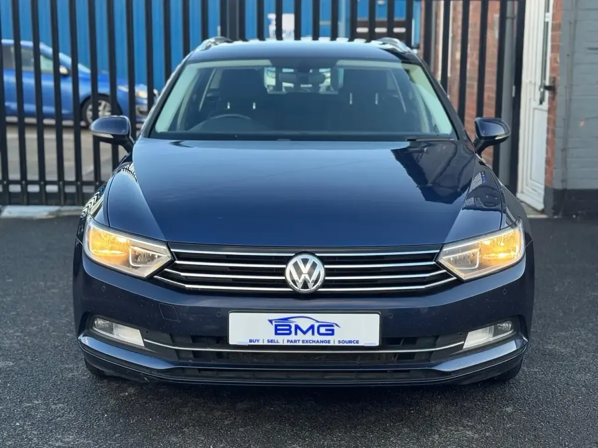 Used VW Passat SE 120 HP (88 kW) 2015 Blue Estate
