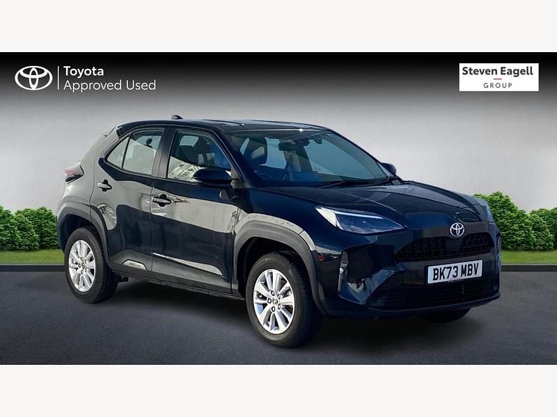 Black Used 2023 Toyota Yaris Hybrid Hatchback | £23,198 (Expensive) - Image 1/3