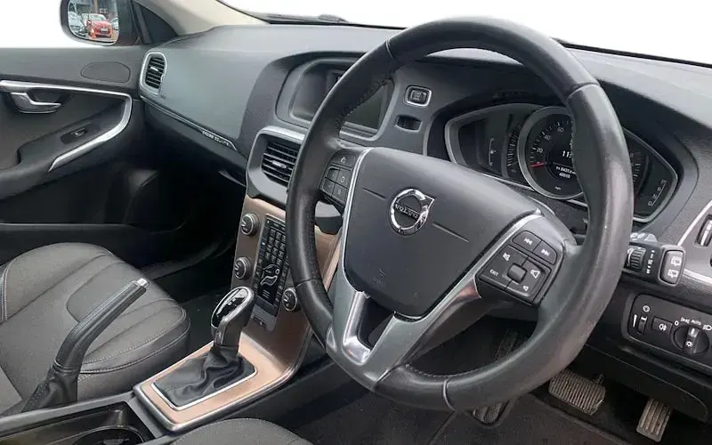 Begagnad Volvo V40 152 HK (111 kW) 2019 Halvkombi