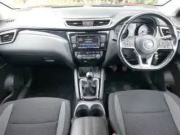 Used Nissan Qashqai Acenta Premium 115 HP (84 kW) 2018 Red SUV