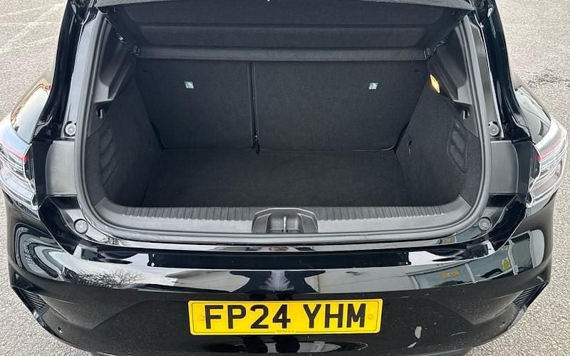 Used Renault Clio V Evolution 145 HP (106 kW) 2024 Black  Hatchback
