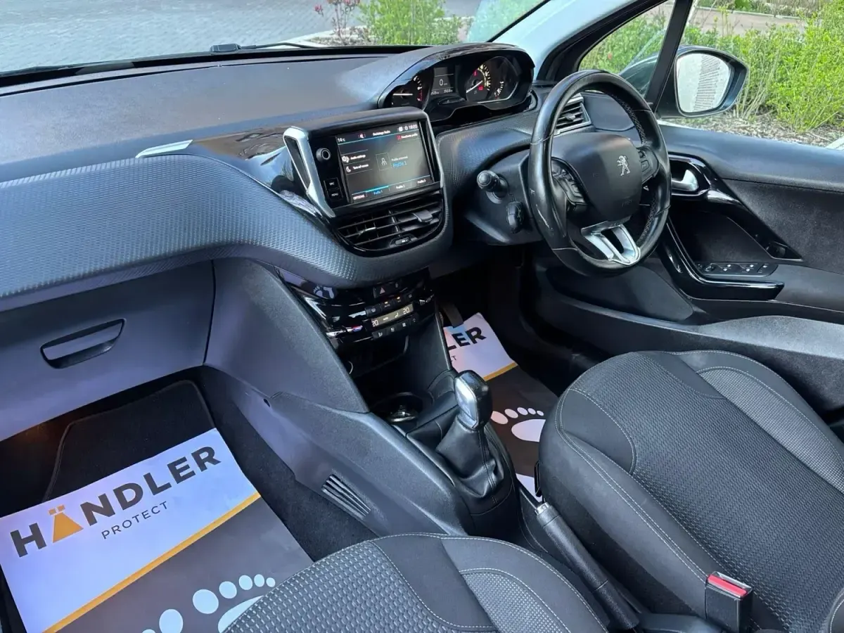 Begagnad Peugeot 208 S 2019 Grå Halvkombi