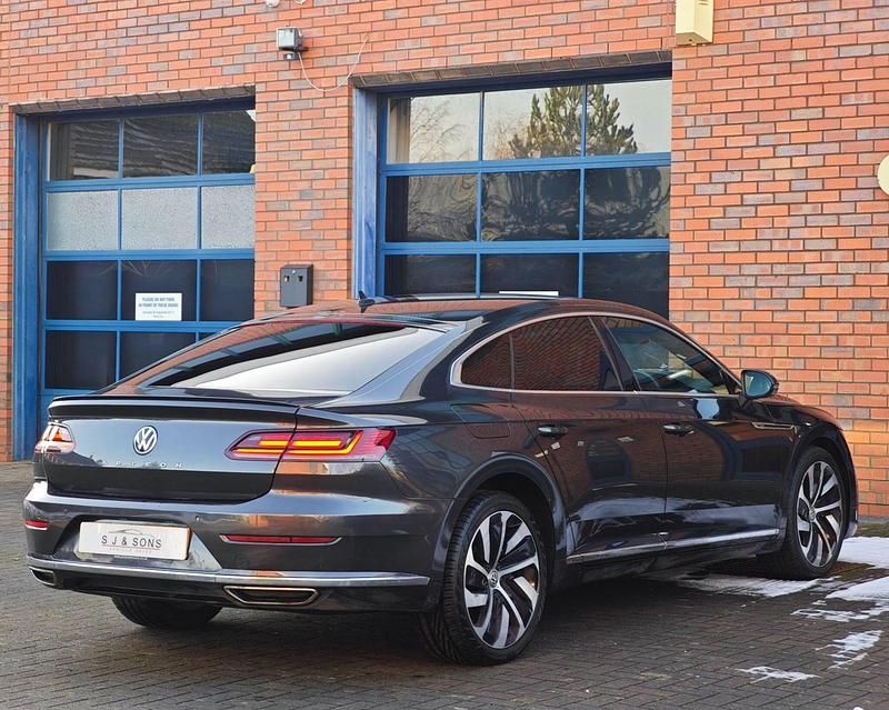 Begagnad VW Arteon R-line 2018 Grå Halvkombi