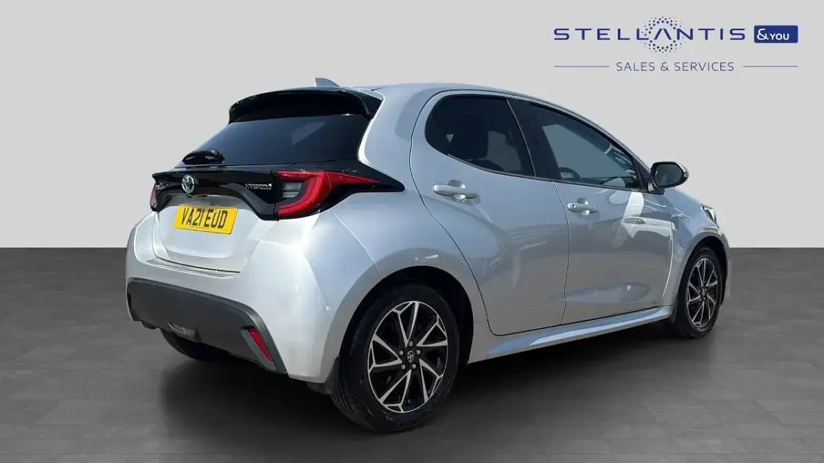 Used Toyota Yaris Design 114 HP (83 kW) 2021 Grey Hatchback