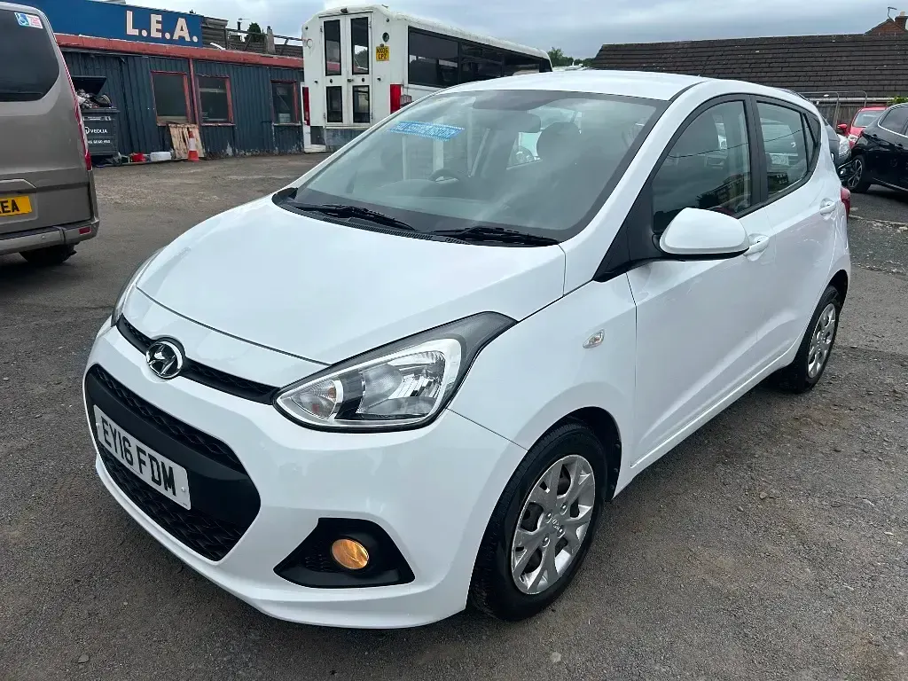 Used Hyundai i10 SE 2016 White Hatchback
