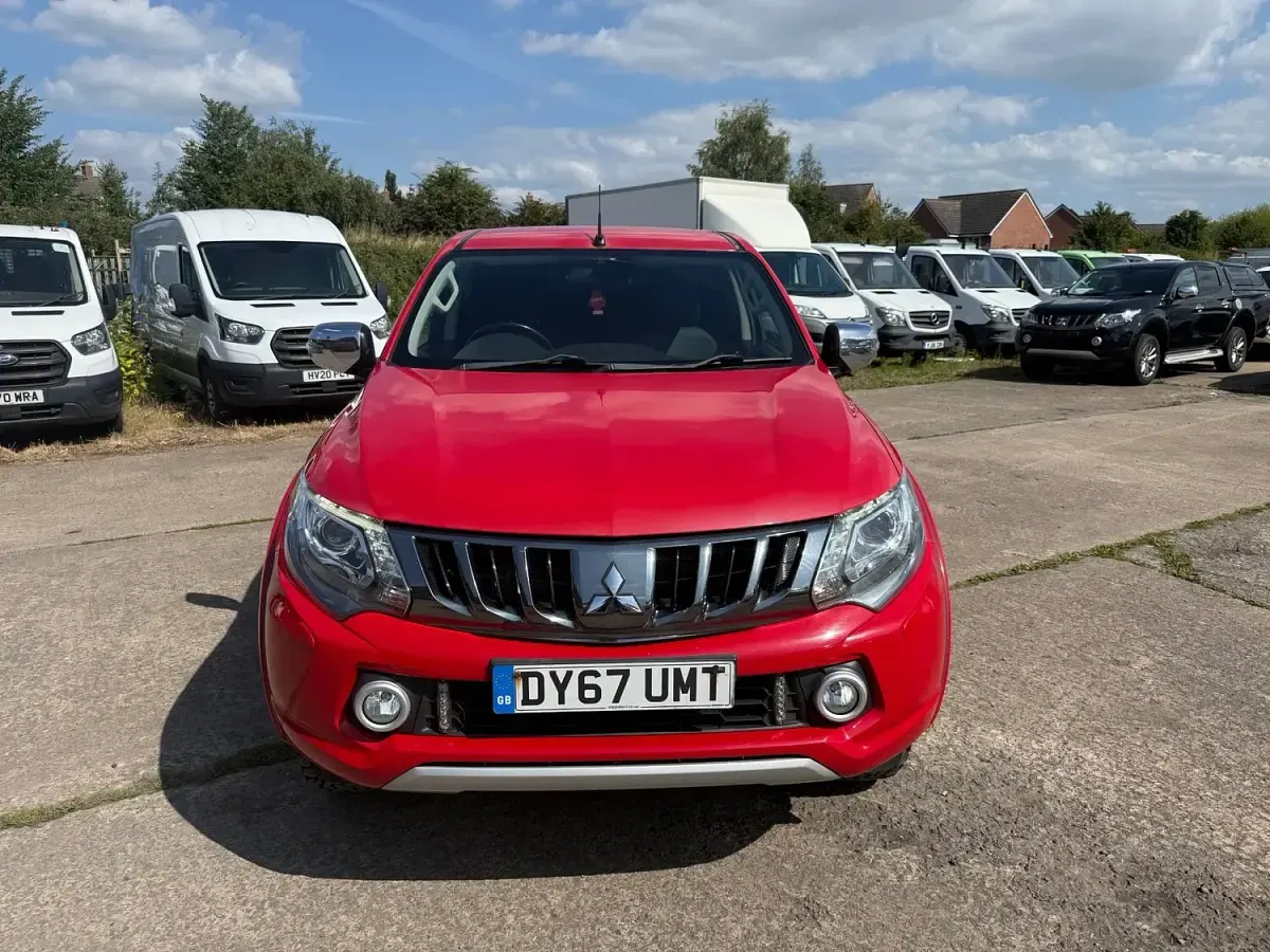 Used Mitsubishi L200 Warrior 181 HP (133 kW) 2017 Red Pickup
