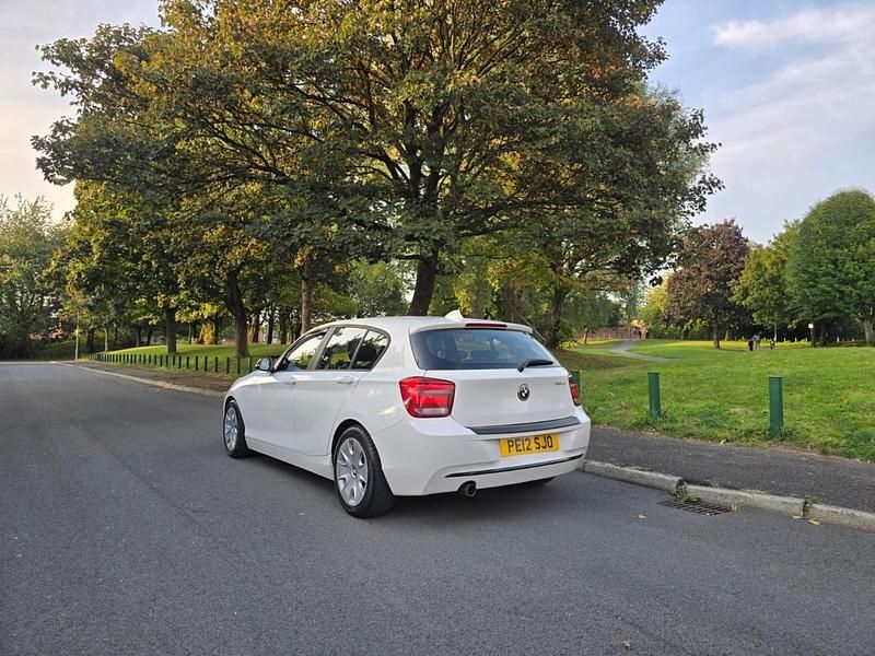 Used BMW 116 Sport Line 2012 White Hatchback