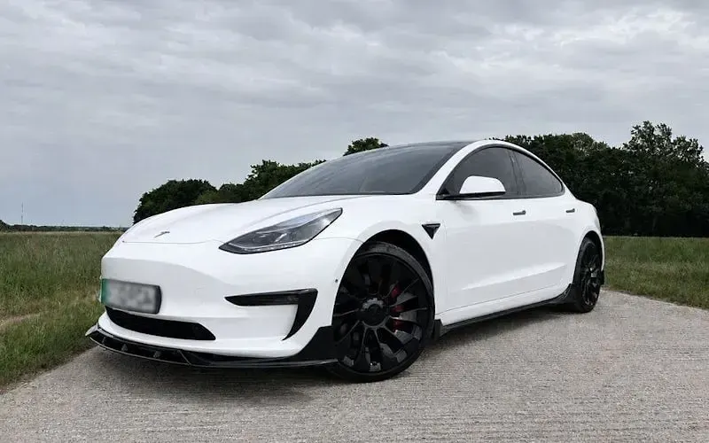 Used Tesla Model 3 Standard Range 180 kW (245 HP) 2023 White Sedan