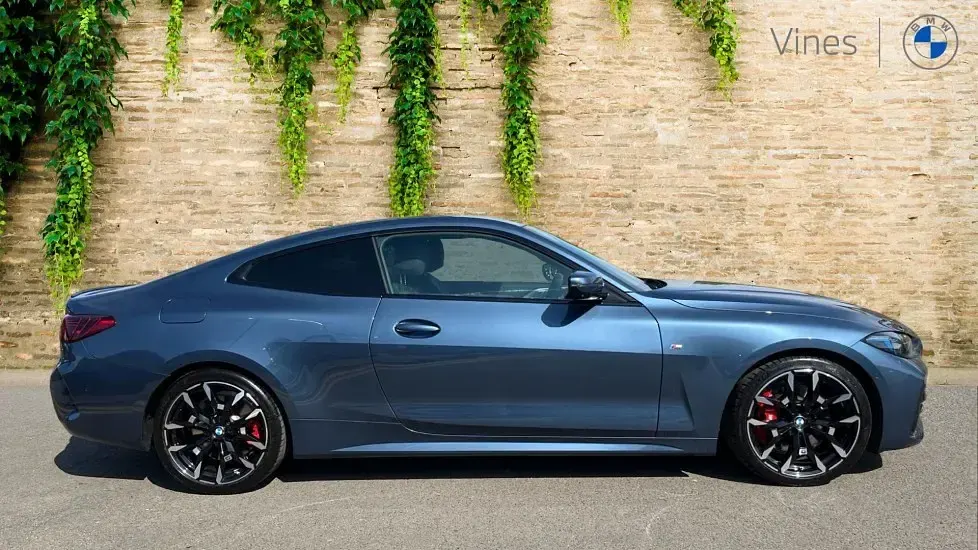Usado BMW 420 M Sport 181 HP (133 kW) 2024 Azul Coupé