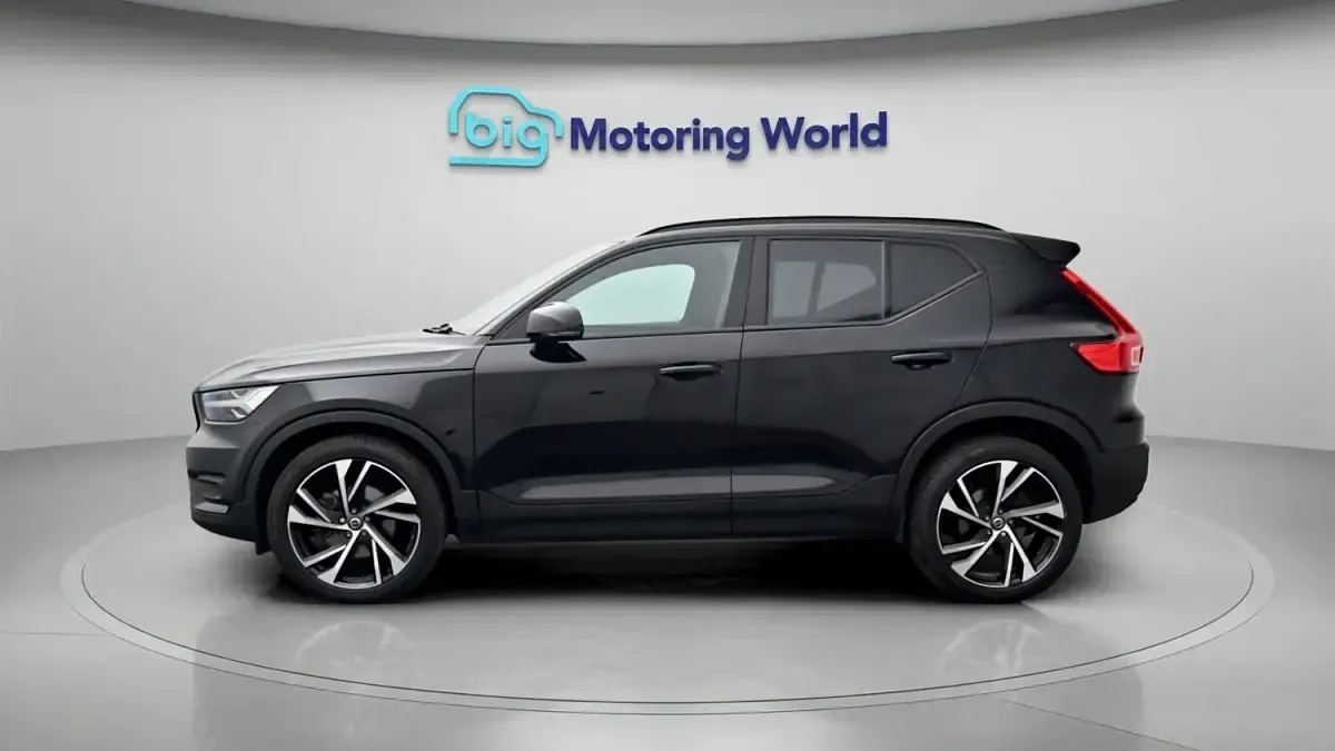 Used Volvo XC40 R-Design Pro 197 HP (144 kW) 2020 Black SUV