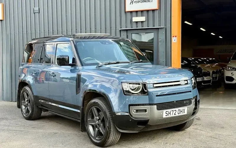 Used Land Rover Defender Dynamic 250 HP (183 kW) 2022 Blue SUV