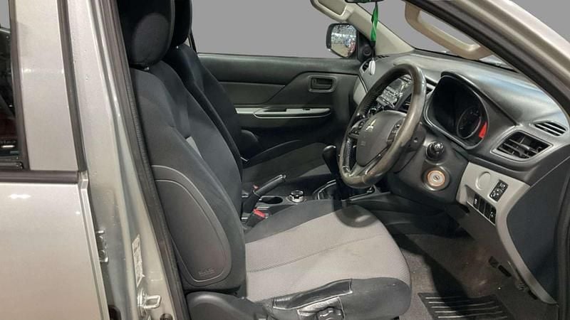 Used Mitsubishi L200 2017 Silver Pickup