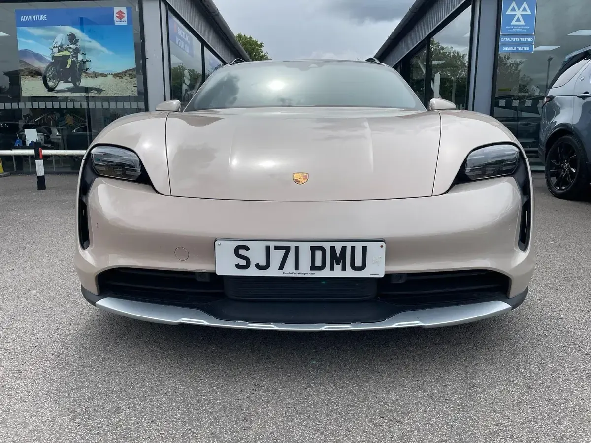 Used Porsche Taycan Cross Turismo 419 kW (571 HP) 2021 Beige Estate