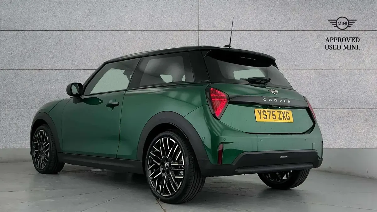 Occasion Mini Cooper Hatch 113 kW (154 ch) 2025 Vert Citadine