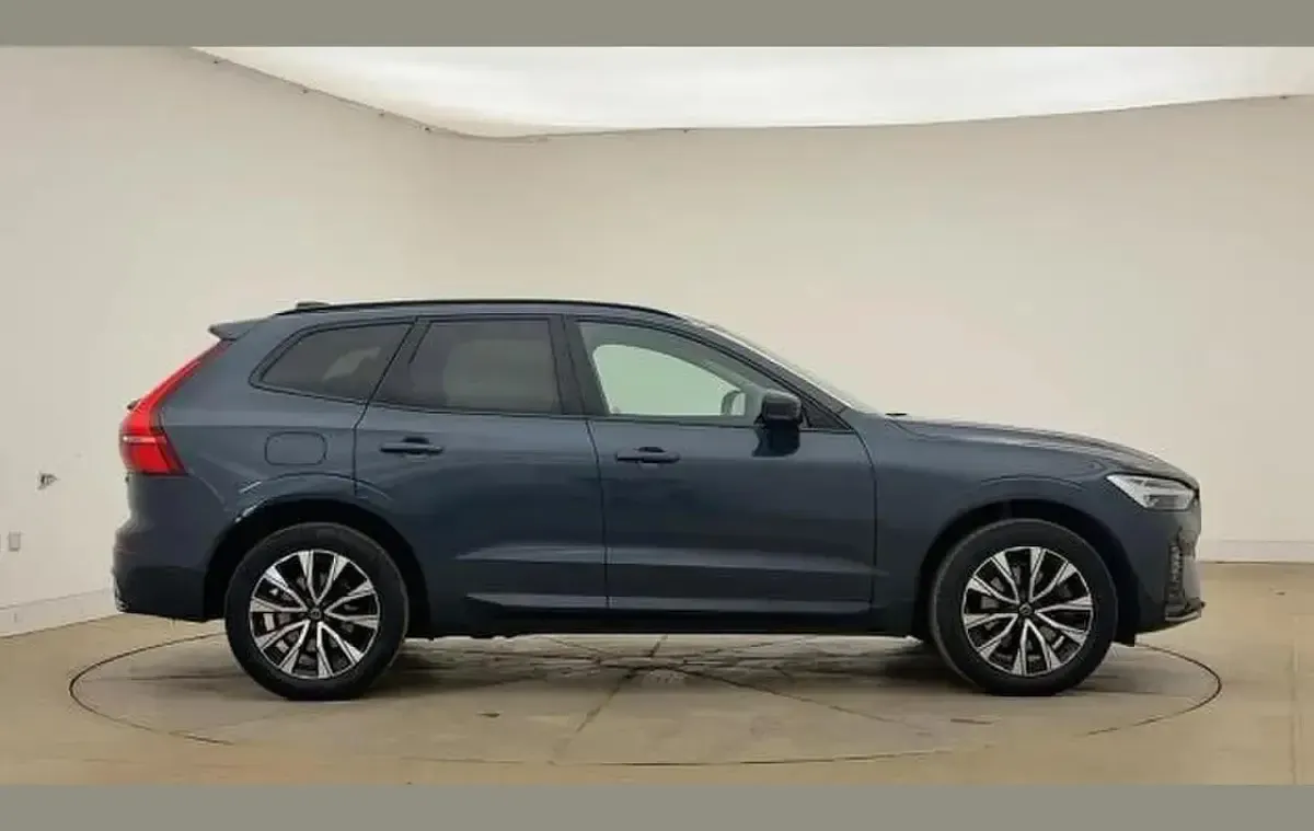 Used Volvo XC60 Plus 194 HP (142 kW) 2023 Blue SUV