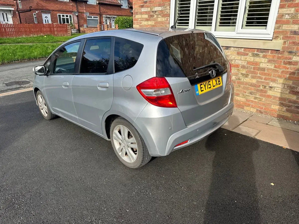 Used Honda Jazz EX-L 98 HP (72 kW) 2015 Silver Hatchback
