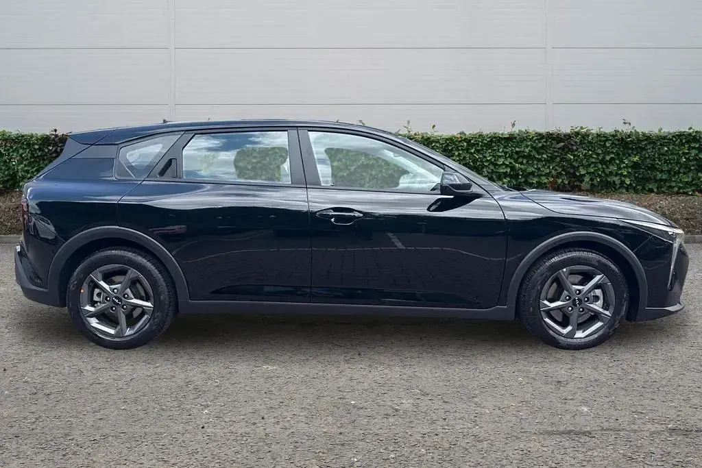 Used Kia K4 115 HP (84 kW) 2026 Black Hatchback