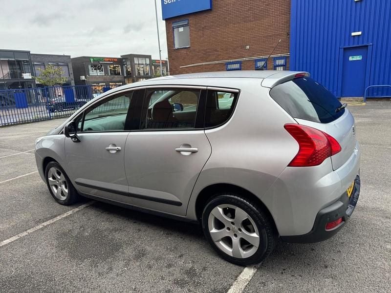 Silver Used 2011 Peugeot 3008 Sport Hatchback | £2,495 (Fair price) - Image 1/4